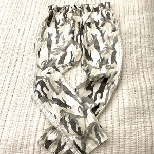 Venti6 White Gray Print Made In Italy Pants